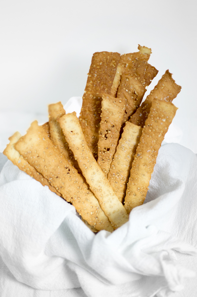 A super simple cracker recipe with ingredients you probably have in your pantry! 