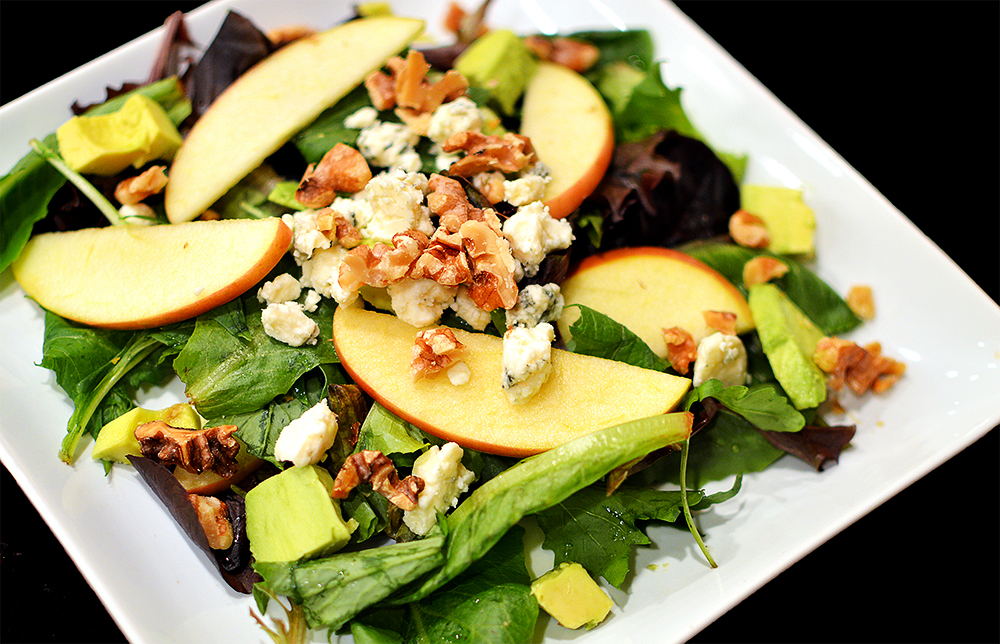 Mixed Green Salad with Blue Cheese Dressing | That Square Plate