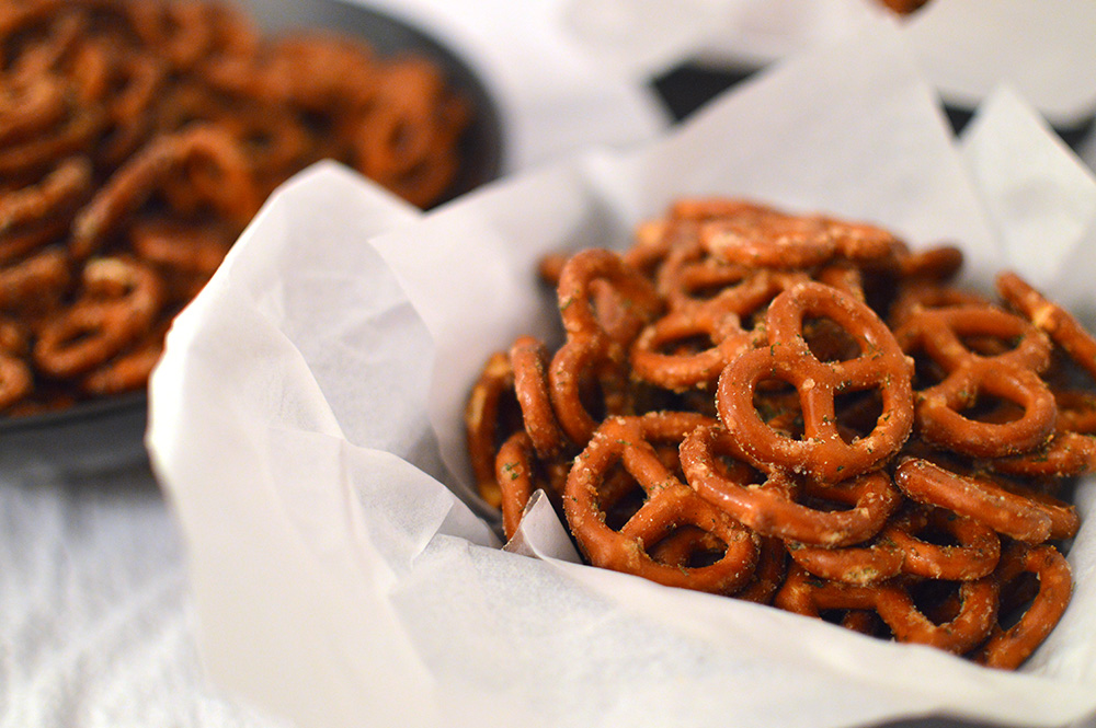 Ranch Pretzels That Square Plate