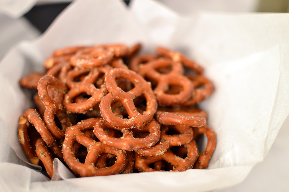 Ranch Pretzels That Square Plate