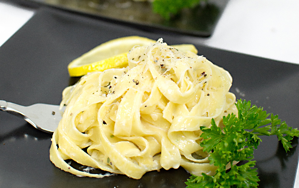 The lemon-Prosecco cream sauce was a perfect complement to the fresh, homemade fettucine.